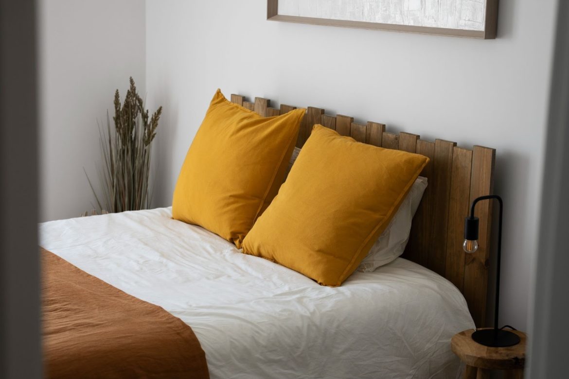 Medinės ar metalinės lovos: kuris variantas ilgaamžiškesnis?