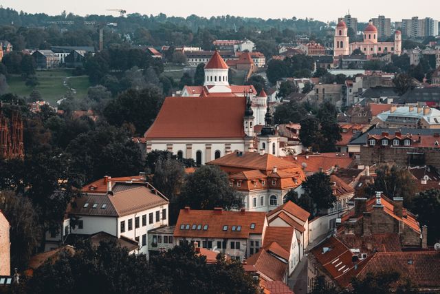 Senamiesčio vija, devynaukščio liftas ir naujo projekto koridorius: ką Vilniaus laiptinės lemia renkantis baldus